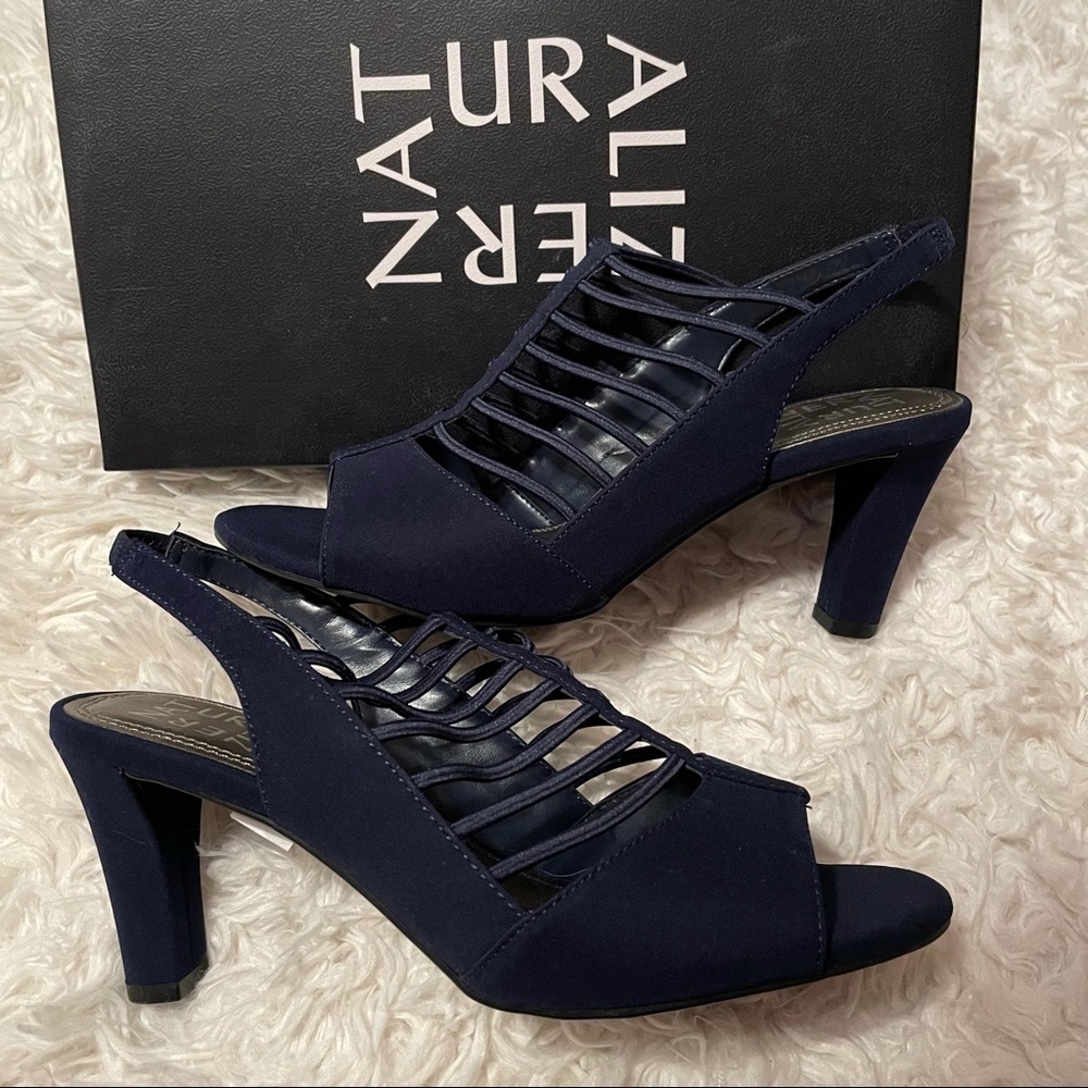 Naturalizer Navy heels